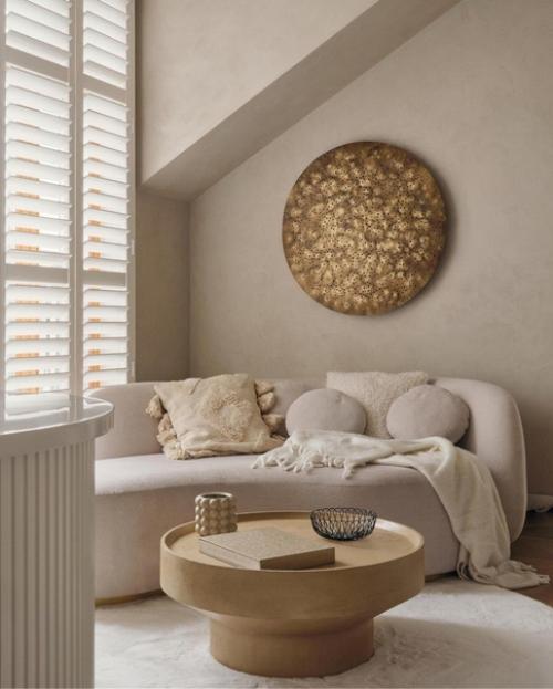 Дизайнер Вадим че спроектировал уютный интерьер, вдохновленный мансардами в центре Парижа. 01