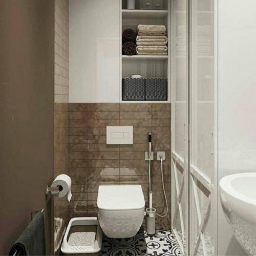 Интерьер небольшого санузла, несмотря на ограниченное пространство, может выглядеть по-разному исходя из цвета сантехники, отделки и материалов. 02