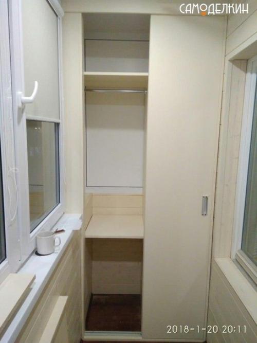 Сделал мебель на балконе сам и на все это ушло два листа дсп. 04