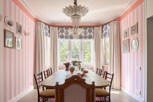 Атмосферный интерьер кухни и столовой зоны. 04