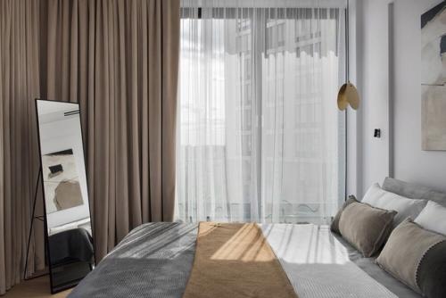 Нестандартная трешка с маленькой кухней в нише. 02