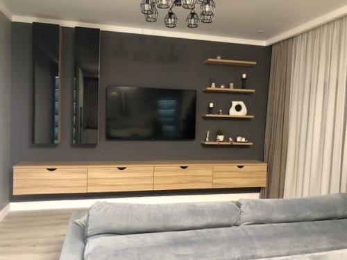 Строительство и отделка дома завершены. 05