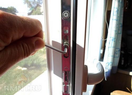 Как отрегулировать фурнитуру пластикового окна. 04