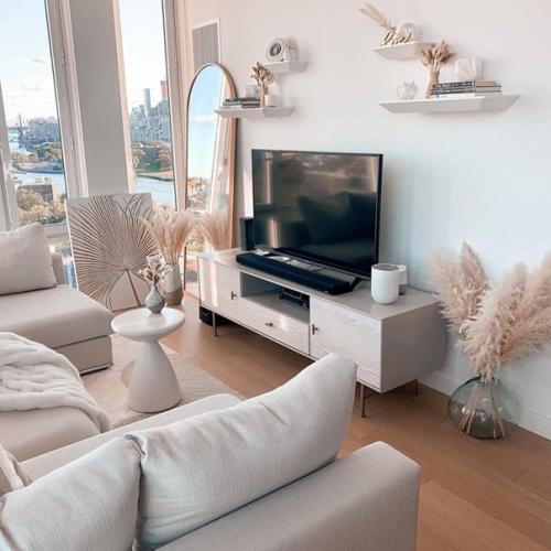 Уютная и светлая гостиная с невероятным Видом. 01