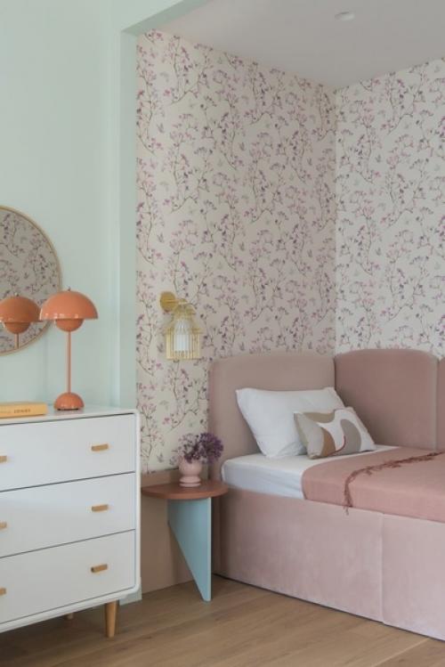 Нестандартная трешка с маленькой кухней в нише. 05