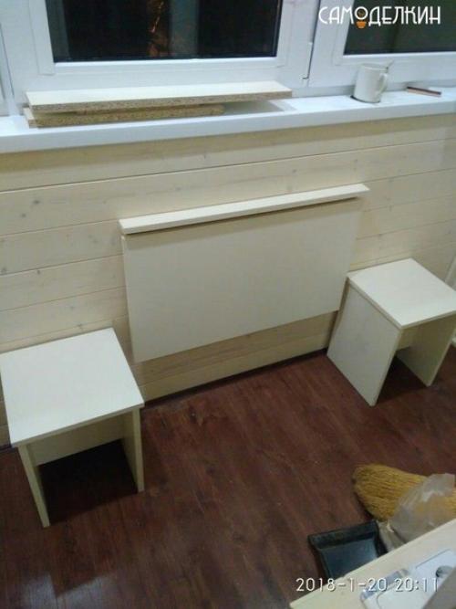 Сделал мебель на балконе сам и на все это ушло два листа дсп. 05