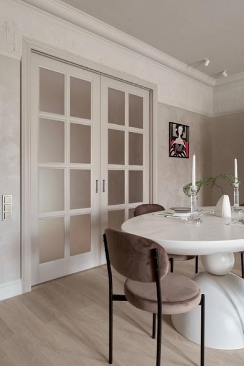 Гармоничный интерьер гостиной с элементами классики. 08