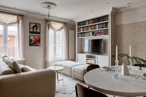 Гармоничный интерьер гостиной с элементами классики. 01