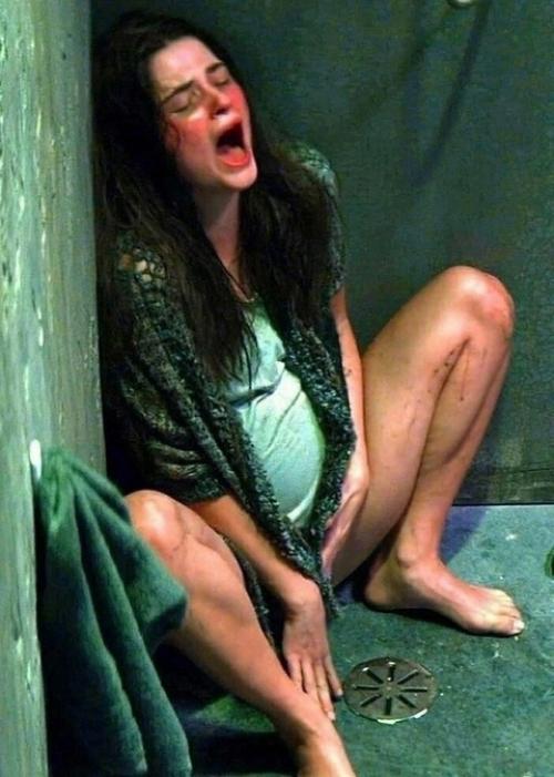 Дичь дня: в Польше 35-летний Матеуш на протяжении пяти лет удерживал 30-летнюю Малгожату в свинарнике, используя её в качестве с@ксуальной рабыни. 04