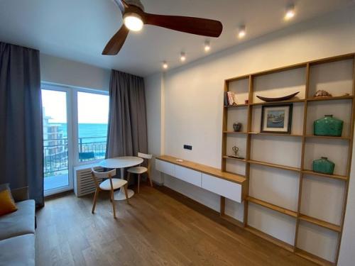 52 кв.  м с видом на море. 04