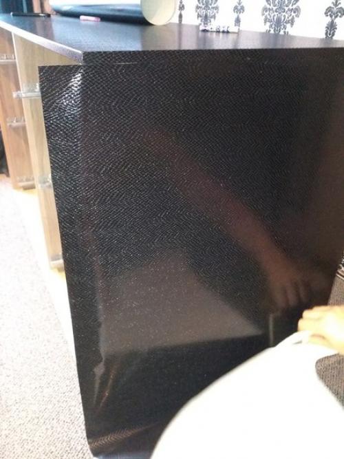 Сделай сам. Мы обновляем старый комод с помощью винила под змеиную кожу. 04