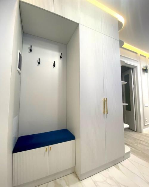 Вот такая прихожая получилась. 01