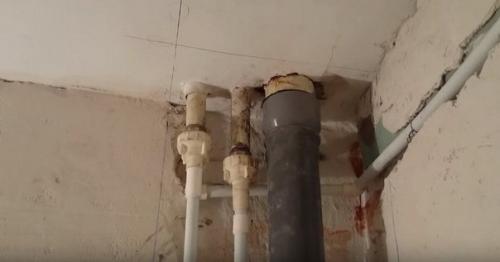 Как закрыть трубы в туалете? 01 Как закрыть трубы в туалете? 01