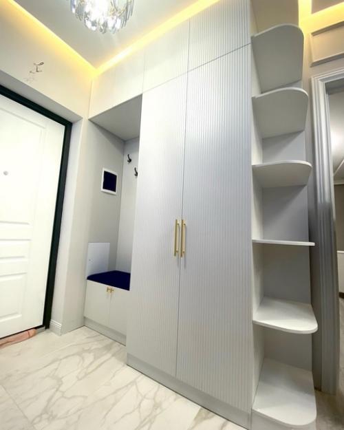 Вот такая прихожая получилась. 02