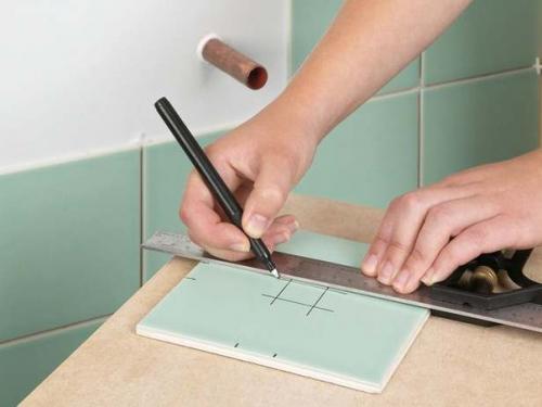 Как уложить плитку вокруг препятствий. 08