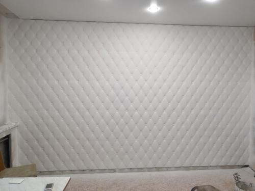 Захотели отделку стены панелями, решили, что купить форму и гипс будет дешевле мы делаем сами. 06