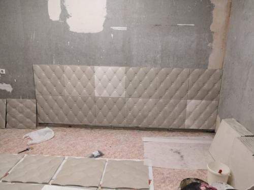 Захотели отделку стены панелями, решили, что купить форму и гипс будет дешевле мы делаем сами. 04