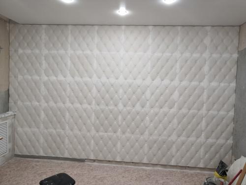 Захотели отделку стены панелями, решили, что купить форму и гипс будет дешевле мы делаем сами. 05