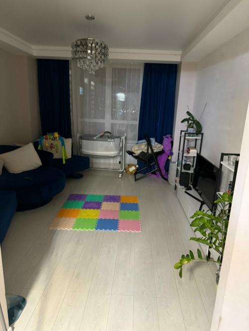 Добрый вечер. Мы хотим перепланировать зал под 2 детские.