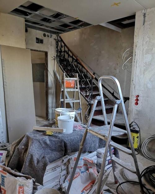 Лестница до и после ремонта. 02