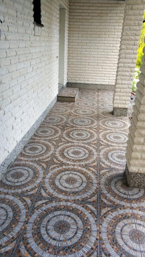 В одни руки ремонтировал крыльцо, на фото до и после. 05