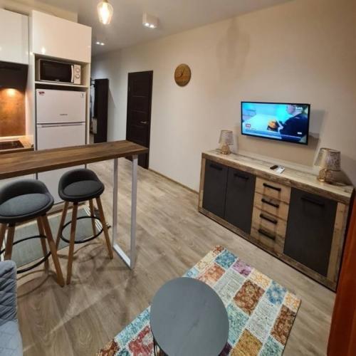 Мы сдаем шикарную кухню студию + спальню с видом на море. 07