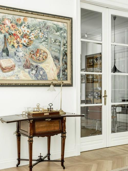 Этот реализованный проект демонстрирует, как интерьер может полностью отражать личность и интересы хозяина. 06