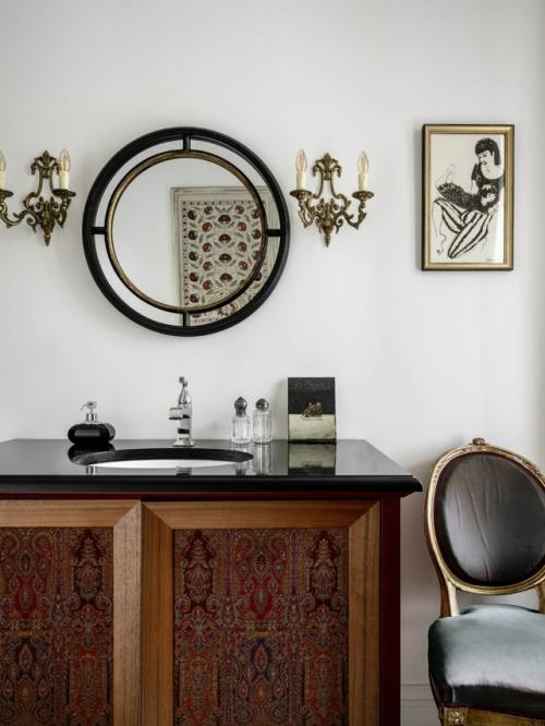 Этот реализованный проект демонстрирует, как интерьер может полностью отражать личность и интересы хозяина. 03