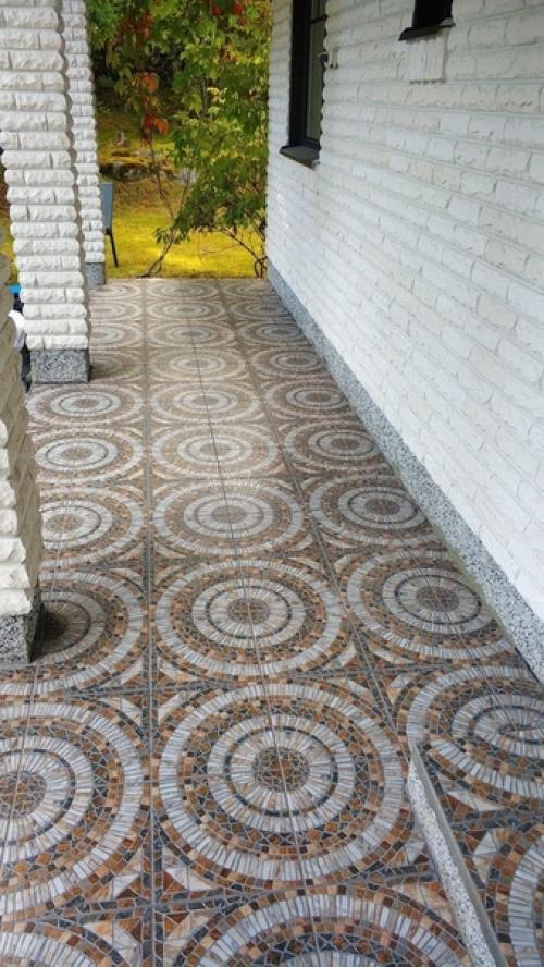 В одни руки ремонтировал крыльцо, на фото до и после. 06