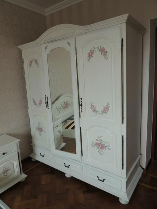 С мужем отреставрировали старую мебель. 04