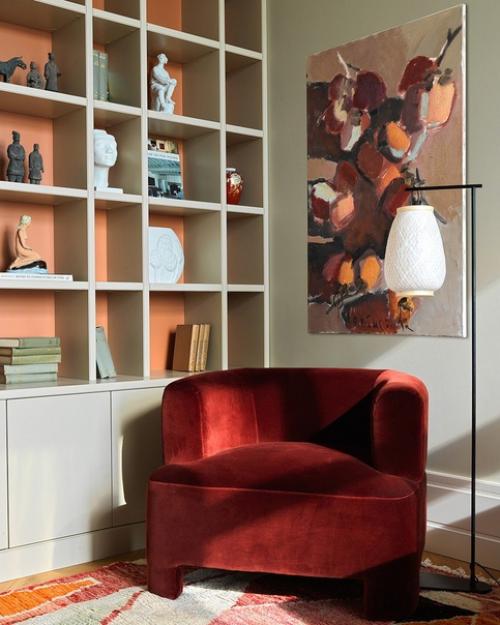 Интерьер квартиры без дизайнерских клише, без трендовых цветов и силуэтов, микс эпох. 07