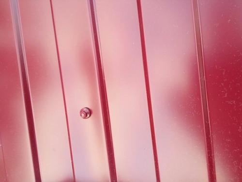 Сегодня я расскажу как покрыть крышу профнастилом. 06