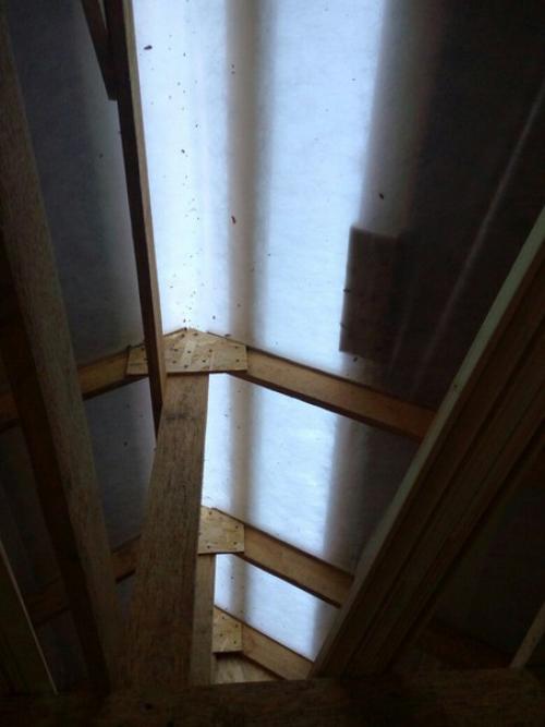 Сегодня я расскажу как покрыть крышу профнастилом. 07