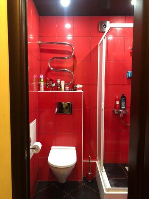 Живу один.  Ремонт под себя делал. 08