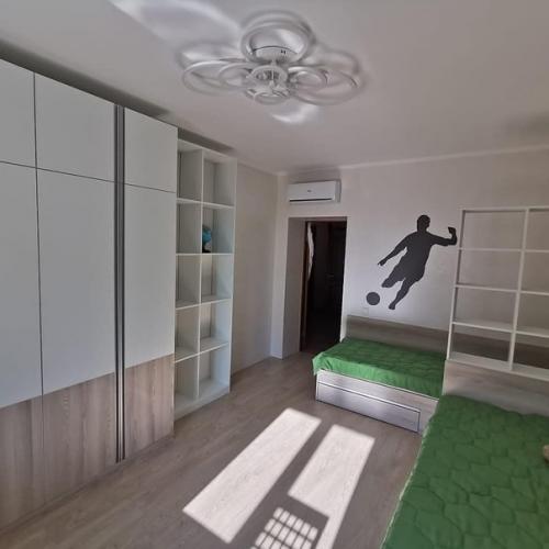 Для мальчишек сделали ремонт в комнате. 02