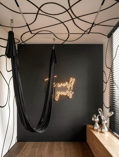 Архитекторы проекта от Planka Buro создали интерьер для семьи из трёх человек, где каждая зона продумана до мелочей. 03