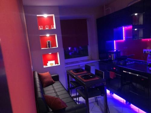 Живу один.  Ремонт под себя делал. 04