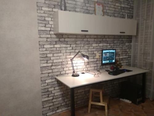 Сыну 14 лет, уже вырос со своего письменного стола. 04