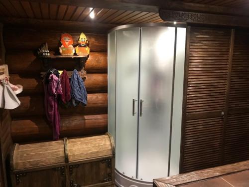 2 года ушла на строительство бани своими руками. 02