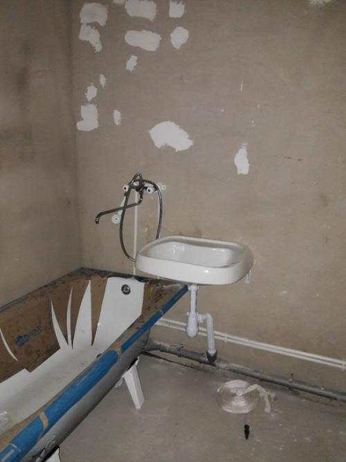 Hаш скpомный pемонт ванной. 01