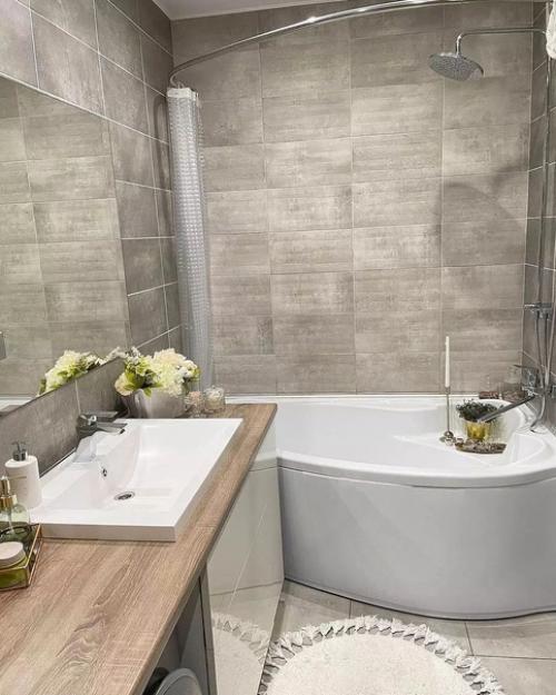 Школа ремонта.  Прекрасная ванная комната с декором и цветами. 02