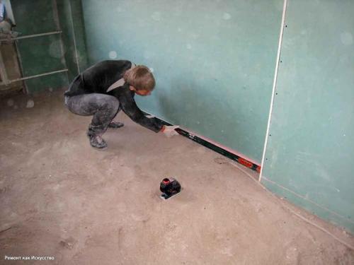 Мы кладем черновые полы. 01