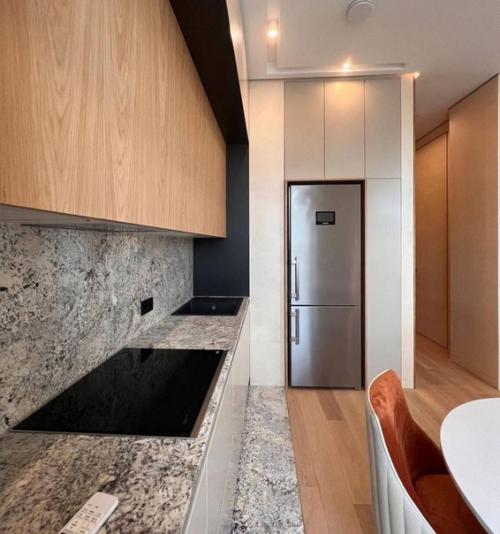 Кухня - гостиная сразу же после ремонта. 05