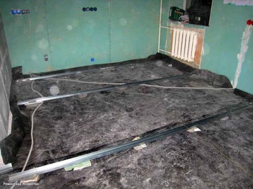 Мы кладем черновые полы. 05