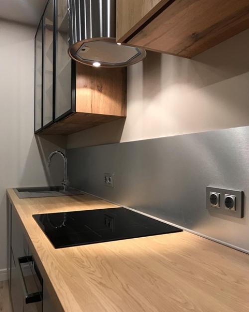 Даже небольшая кухня заслуживает быть стильной, уютной и функциональной. 01