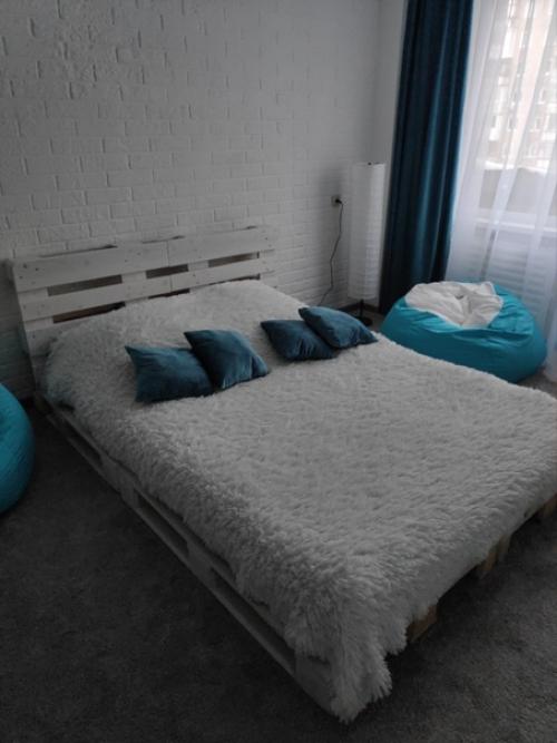 Когда бюджет очень сильно ограничен, а ремонт хочется. 04