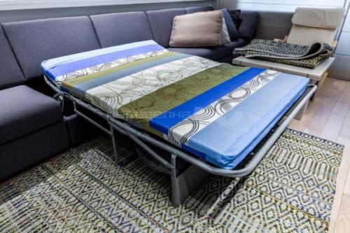 Сочетание античности и современности в дизайне гостиной 20 кв. 07