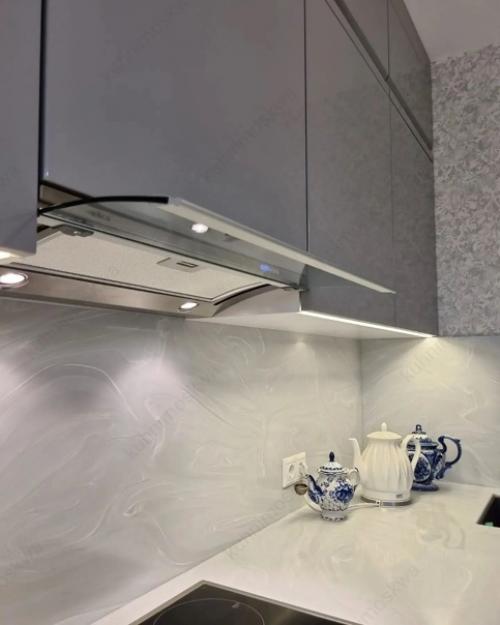 А это наша новая кухня в глянце. 03