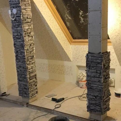 Отводя помещение мансарды под спальню, нужно понимать, что теперь она становится жилым помещением, поэтому потребует качественного обустройства. 04