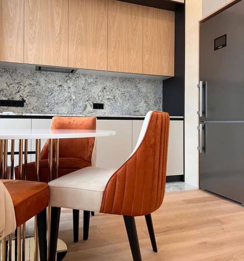 Кухня - гостиная сразу же после ремонта. 04